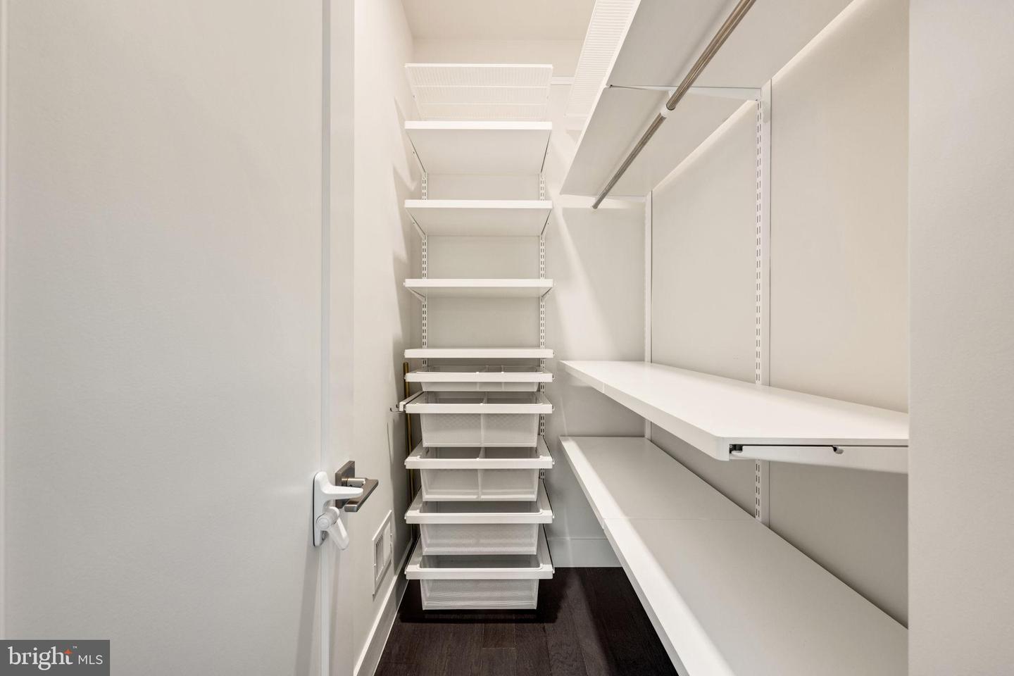 2822 TELEK PL, ALEXANDRIA, Virginia 22314, 4 Bedrooms Bedrooms, 12 Rooms Rooms,3 BathroomsBathrooms,Residential,For sale,2822 TELEK PL,VAAX2054772 MLS # VAAX2054772