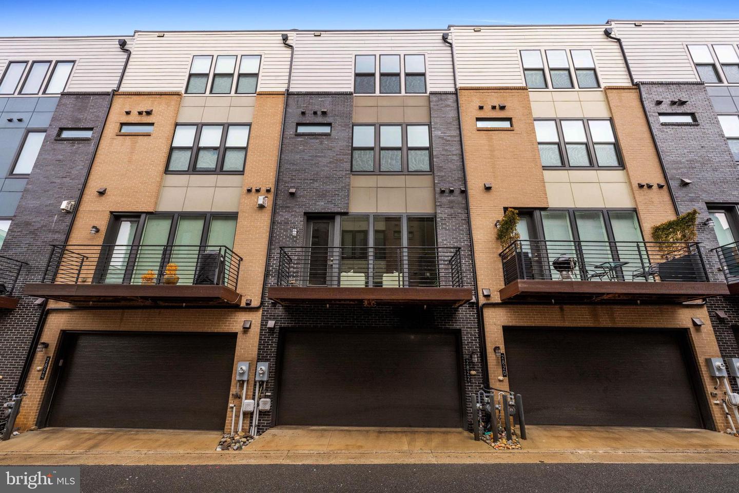 2822 TELEK PL, ALEXANDRIA, Virginia 22314, 4 Bedrooms Bedrooms, 12 Rooms Rooms,3 BathroomsBathrooms,Residential,For sale,2822 TELEK PL,VAAX2054772 MLS # VAAX2054772