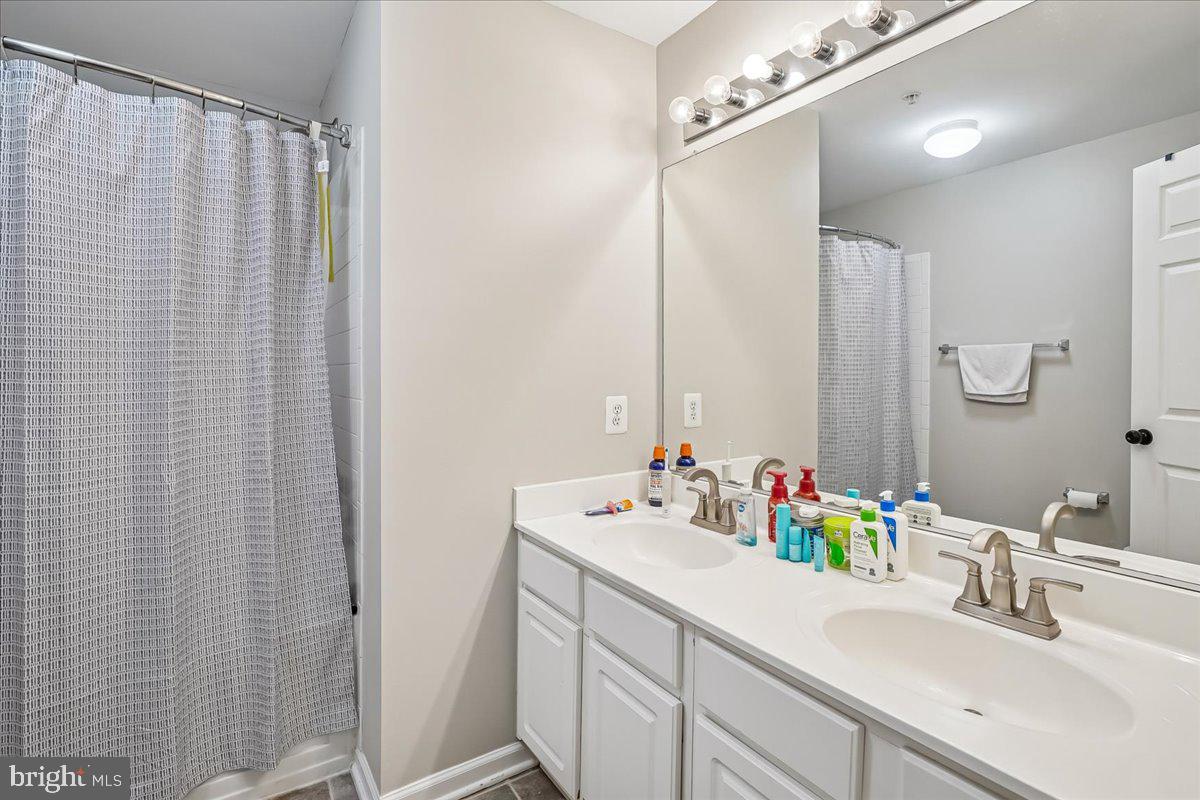 5043 ANCHORSTONE DR #5043, WOODBRIDGE, Virginia 22192, 2 Bedrooms Bedrooms, ,2 BathroomsBathrooms,Residential,For sale,5043 ANCHORSTONE DR #5043,VAPW2113720 MLS # VAPW2113720