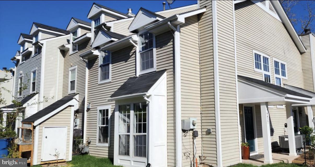 14437 GRINGSBY CT, CENTREVILLE, Virginia 20120, 2 Bedrooms Bedrooms, 5 Rooms Rooms,1 BathroomBathrooms,Residential,For sale,14437 GRINGSBY CT,VAFX2294036 MLS # VAFX2294036