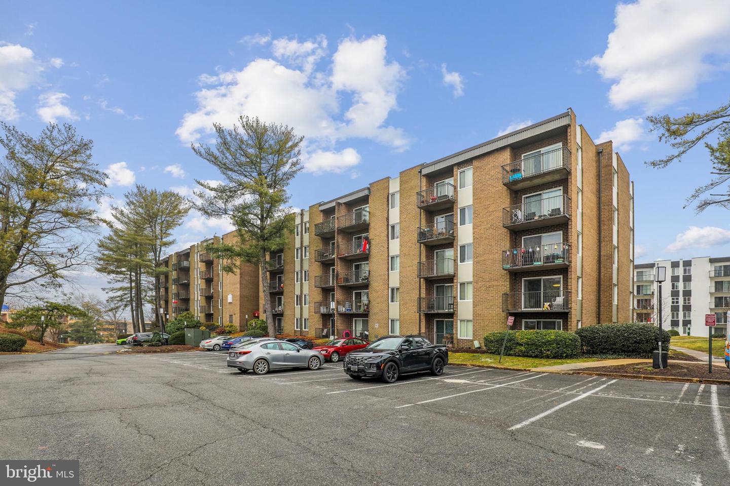 60 S VAN DORN ST #511, ALEXANDRIA, Virginia 22304, 2 Bedrooms Bedrooms, ,2 BathroomsBathrooms,Residential,For sale,60 S VAN DORN ST #511,VAAX2054774 MLS # VAAX2054774