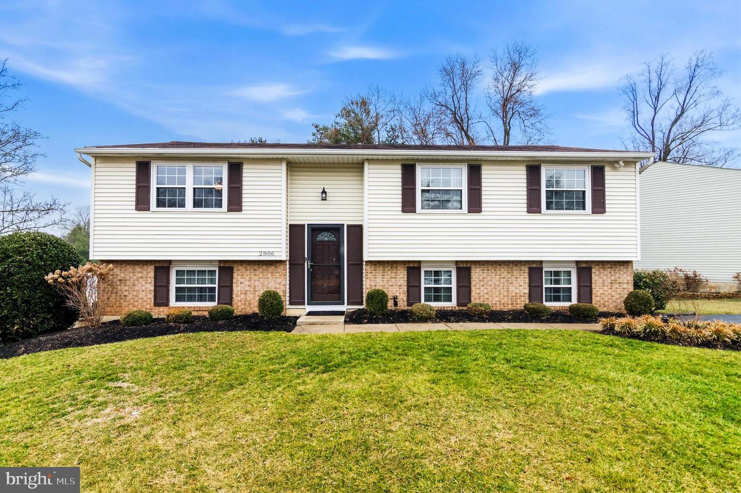 2806 LOGWAY RD, VIENNA, Virginia 22181, 4 Bedrooms Bedrooms, 12 Rooms Rooms,3 BathroomsBathrooms,Residential,For sale,2806 LOGWAY RD,VAFX2294046 MLS # VAFX2294046