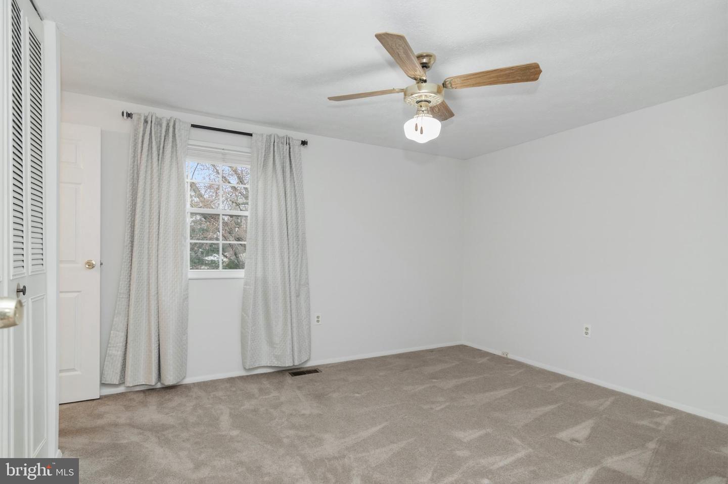 2806 LOGWAY RD, VIENNA, Virginia 22181, 4 Bedrooms Bedrooms, 12 Rooms Rooms,3 BathroomsBathrooms,Residential,For sale,2806 LOGWAY RD,VAFX2294046 MLS # VAFX2294046