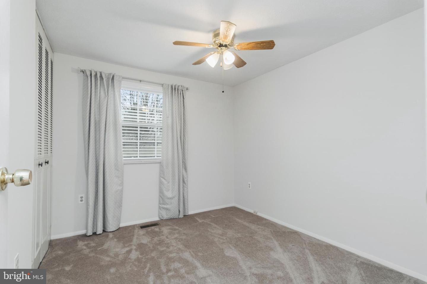 2806 LOGWAY RD, VIENNA, Virginia 22181, 4 Bedrooms Bedrooms, 12 Rooms Rooms,3 BathroomsBathrooms,Residential,For sale,2806 LOGWAY RD,VAFX2294046 MLS # VAFX2294046