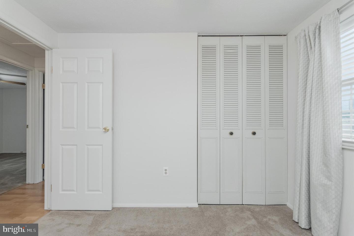 2806 LOGWAY RD, VIENNA, Virginia 22181, 4 Bedrooms Bedrooms, 12 Rooms Rooms,3 BathroomsBathrooms,Residential,For sale,2806 LOGWAY RD,VAFX2294046 MLS # VAFX2294046