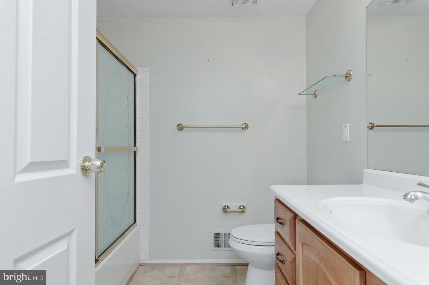 2806 LOGWAY RD, VIENNA, Virginia 22181, 4 Bedrooms Bedrooms, 12 Rooms Rooms,3 BathroomsBathrooms,Residential,For sale,2806 LOGWAY RD,VAFX2294046 MLS # VAFX2294046