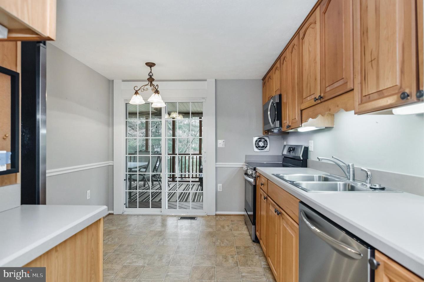 2806 LOGWAY RD, VIENNA, Virginia 22181, 4 Bedrooms Bedrooms, 12 Rooms Rooms,3 BathroomsBathrooms,Residential,For sale,2806 LOGWAY RD,VAFX2294046 MLS # VAFX2294046