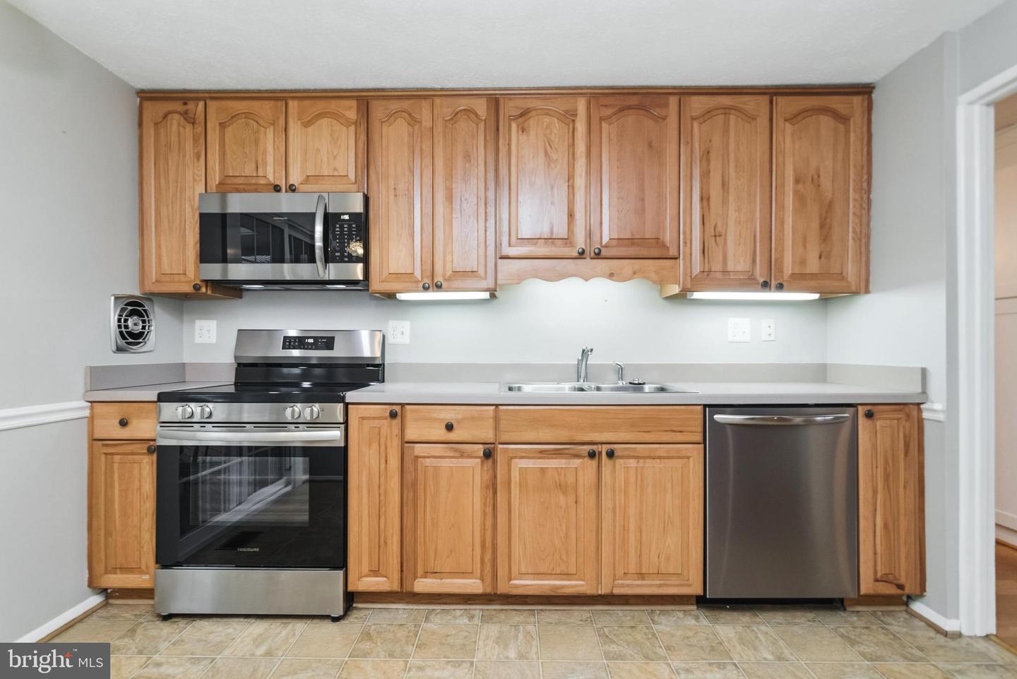 2806 LOGWAY RD, VIENNA, Virginia 22181, 4 Bedrooms Bedrooms, 12 Rooms Rooms,3 BathroomsBathrooms,Residential,For sale,2806 LOGWAY RD,VAFX2294046 MLS # VAFX2294046