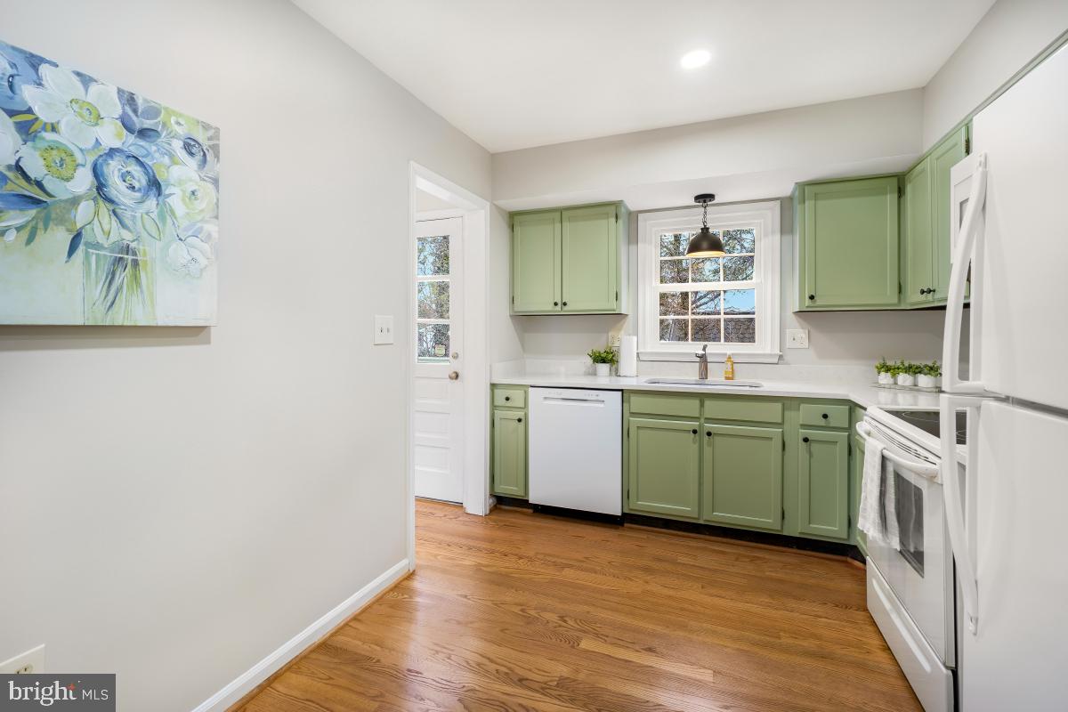 9507 SCARLET ST, MANASSAS, Virginia 20110, 3 Bedrooms Bedrooms, ,3 BathroomsBathrooms,Residential,For sale,9507 SCARLET ST,VAPW2113726 MLS # VAPW2113726