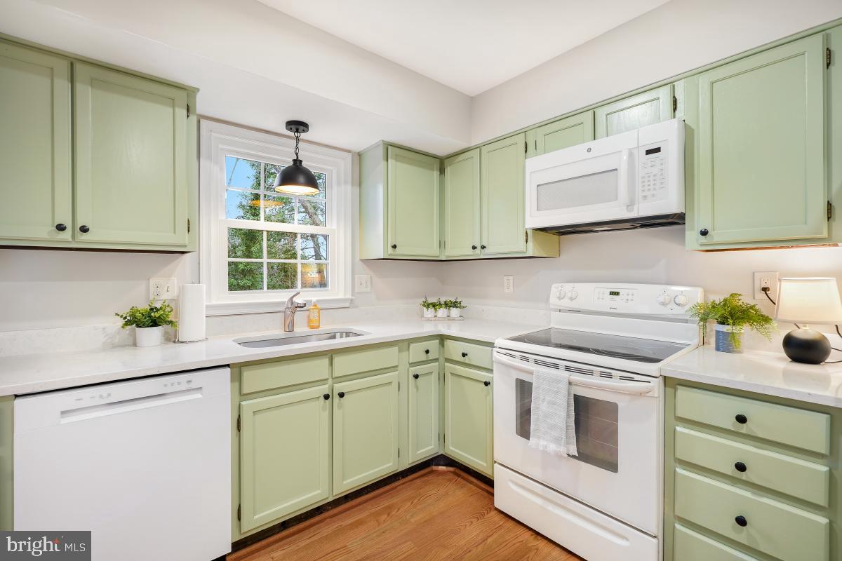 9507 SCARLET ST, MANASSAS, Virginia 20110, 3 Bedrooms Bedrooms, ,3 BathroomsBathrooms,Residential,For sale,9507 SCARLET ST,VAPW2113726 MLS # VAPW2113726