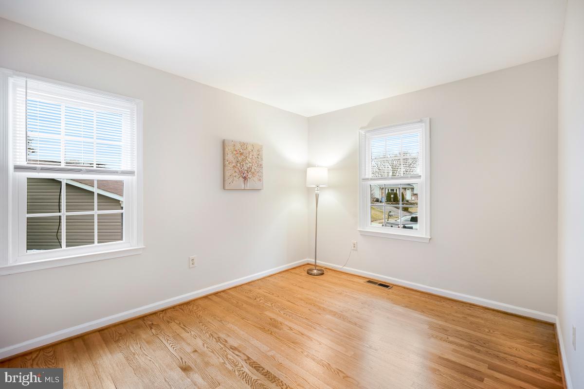 9507 SCARLET ST, MANASSAS, Virginia 20110, 3 Bedrooms Bedrooms, ,3 BathroomsBathrooms,Residential,For sale,9507 SCARLET ST,VAPW2113726 MLS # VAPW2113726