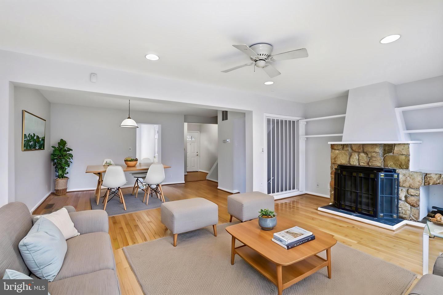 1604 VALENCIA WAY, RESTON, Virginia 20190, 4 Bedrooms Bedrooms, ,3 BathroomsBathrooms,Residential,For sale,1604 VALENCIA WAY,VAFX2294076 MLS # VAFX2294076