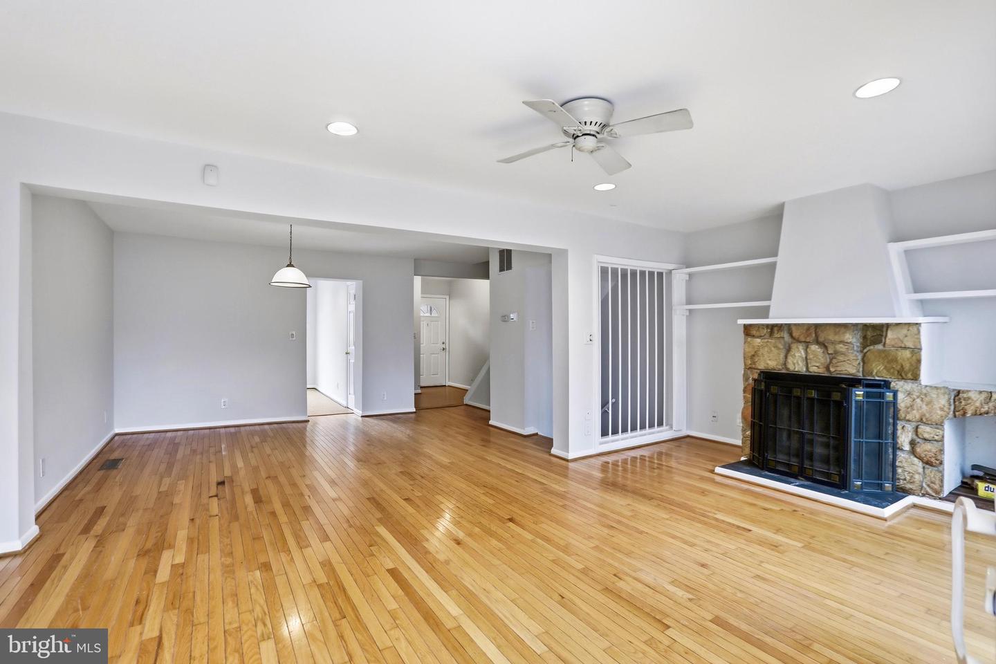 1604 VALENCIA WAY, RESTON, Virginia 20190, 4 Bedrooms Bedrooms, ,3 BathroomsBathrooms,Residential,For sale,1604 VALENCIA WAY,VAFX2294076 MLS # VAFX2294076