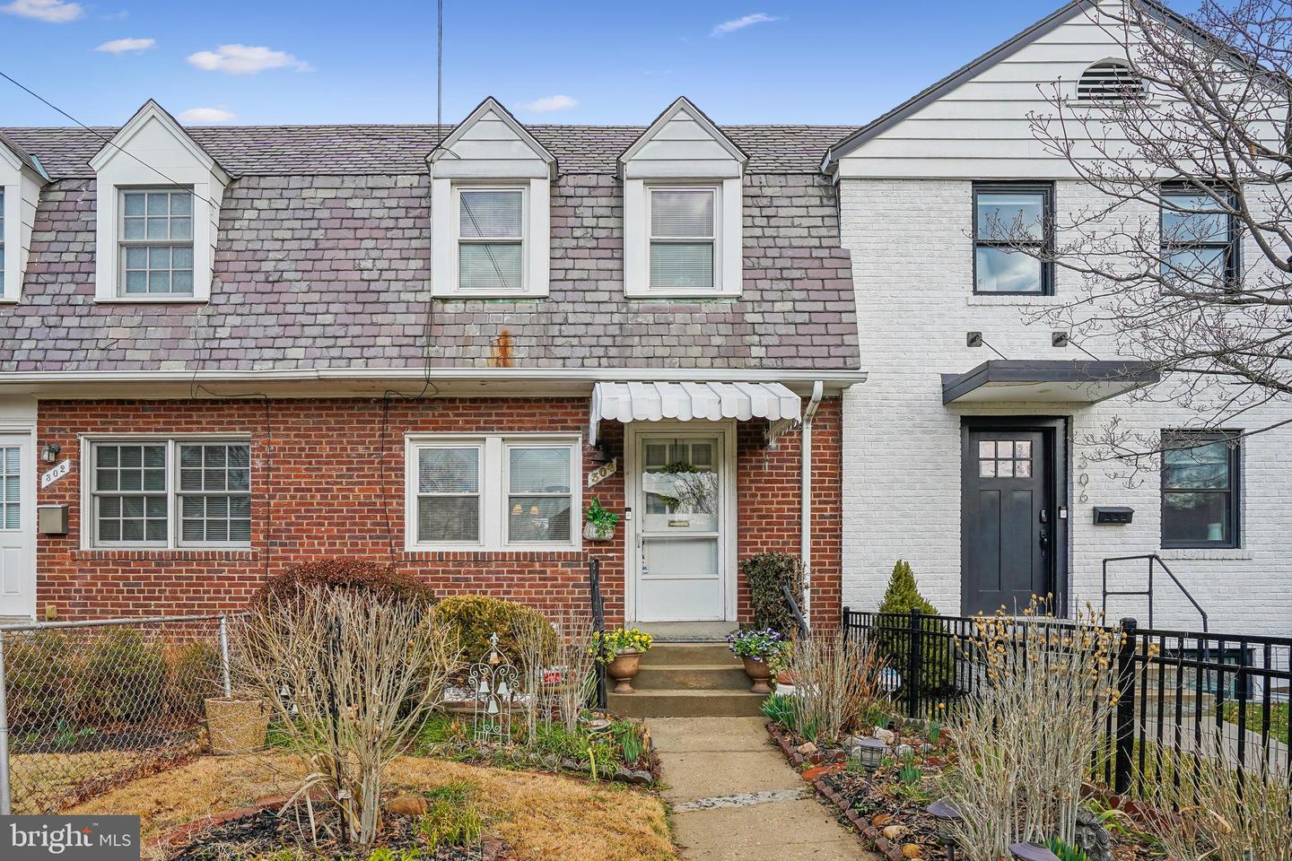 304 E NELSON AVE, ALEXANDRIA, Virginia 22301, 2 Bedrooms Bedrooms, 7 Rooms Rooms,2 BathroomsBathrooms,Residential,For sale,304 E NELSON AVE,VAAX2054780 MLS # VAAX2054780