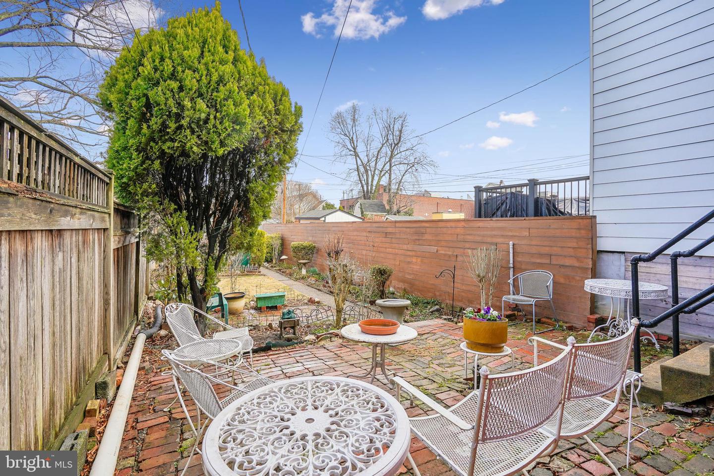 304 E NELSON AVE, ALEXANDRIA, Virginia 22301, 2 Bedrooms Bedrooms, 7 Rooms Rooms,2 BathroomsBathrooms,Residential,For sale,304 E NELSON AVE,VAAX2054780 MLS # VAAX2054780