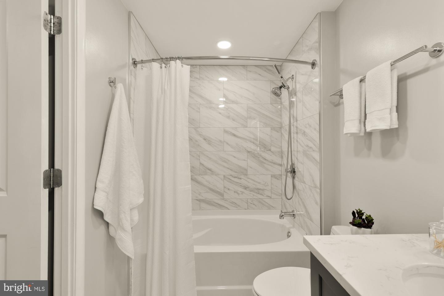 1021 N GARFIELD ST #532, ARLINGTON, Virginia 22201, 2 Bedrooms Bedrooms, ,1 BathroomBathrooms,Residential,For sale,1021 N GARFIELD ST #532,VAAR2069650 MLS # VAAR2069650