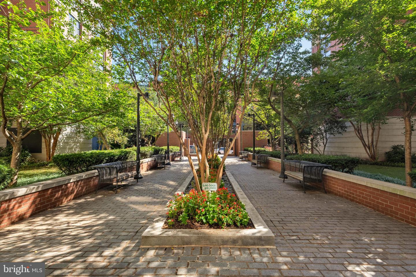 1021 N GARFIELD ST #532, ARLINGTON, Virginia 22201, 2 Bedrooms Bedrooms, ,1 BathroomBathrooms,Residential,For sale,1021 N GARFIELD ST #532,VAAR2069650 MLS # VAAR2069650