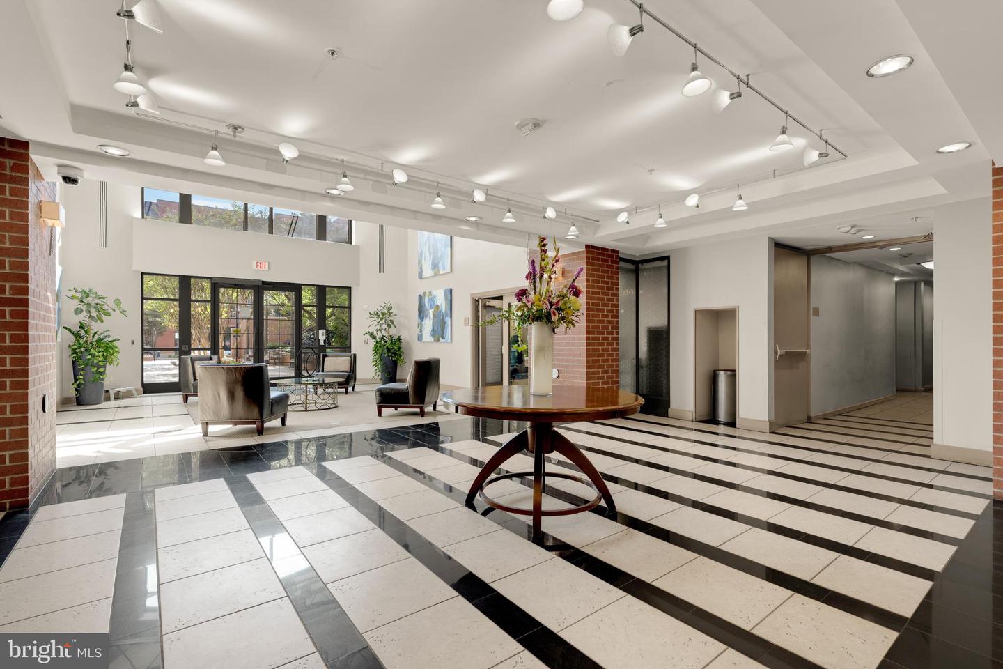 1021 N GARFIELD ST #532, ARLINGTON, Virginia 22201, 2 Bedrooms Bedrooms, ,1 BathroomBathrooms,Residential,For sale,1021 N GARFIELD ST #532,VAAR2069650 MLS # VAAR2069650