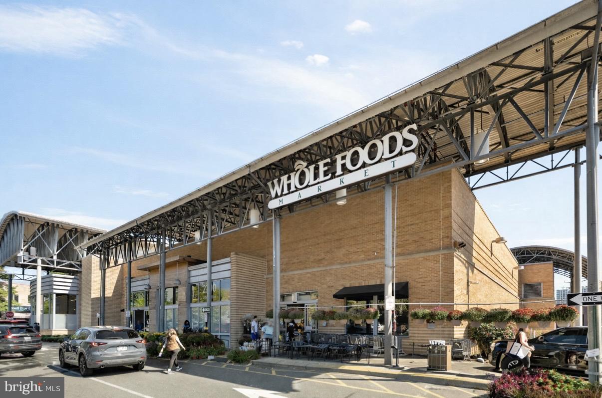 1021 N GARFIELD ST #532, ARLINGTON, Virginia 22201, 2 Bedrooms Bedrooms, ,1 BathroomBathrooms,Residential,For sale,1021 N GARFIELD ST #532,VAAR2069650 MLS # VAAR2069650