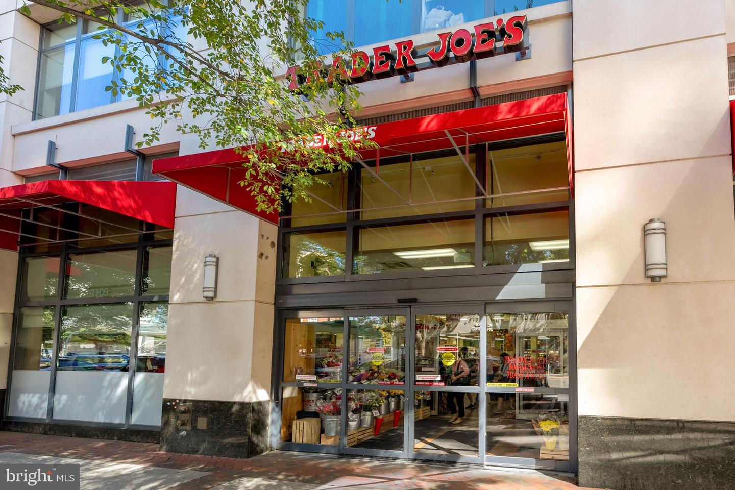 1021 N GARFIELD ST #532, ARLINGTON, Virginia 22201, 2 Bedrooms Bedrooms, ,1 BathroomBathrooms,Residential,For sale,1021 N GARFIELD ST #532,VAAR2069650 MLS # VAAR2069650