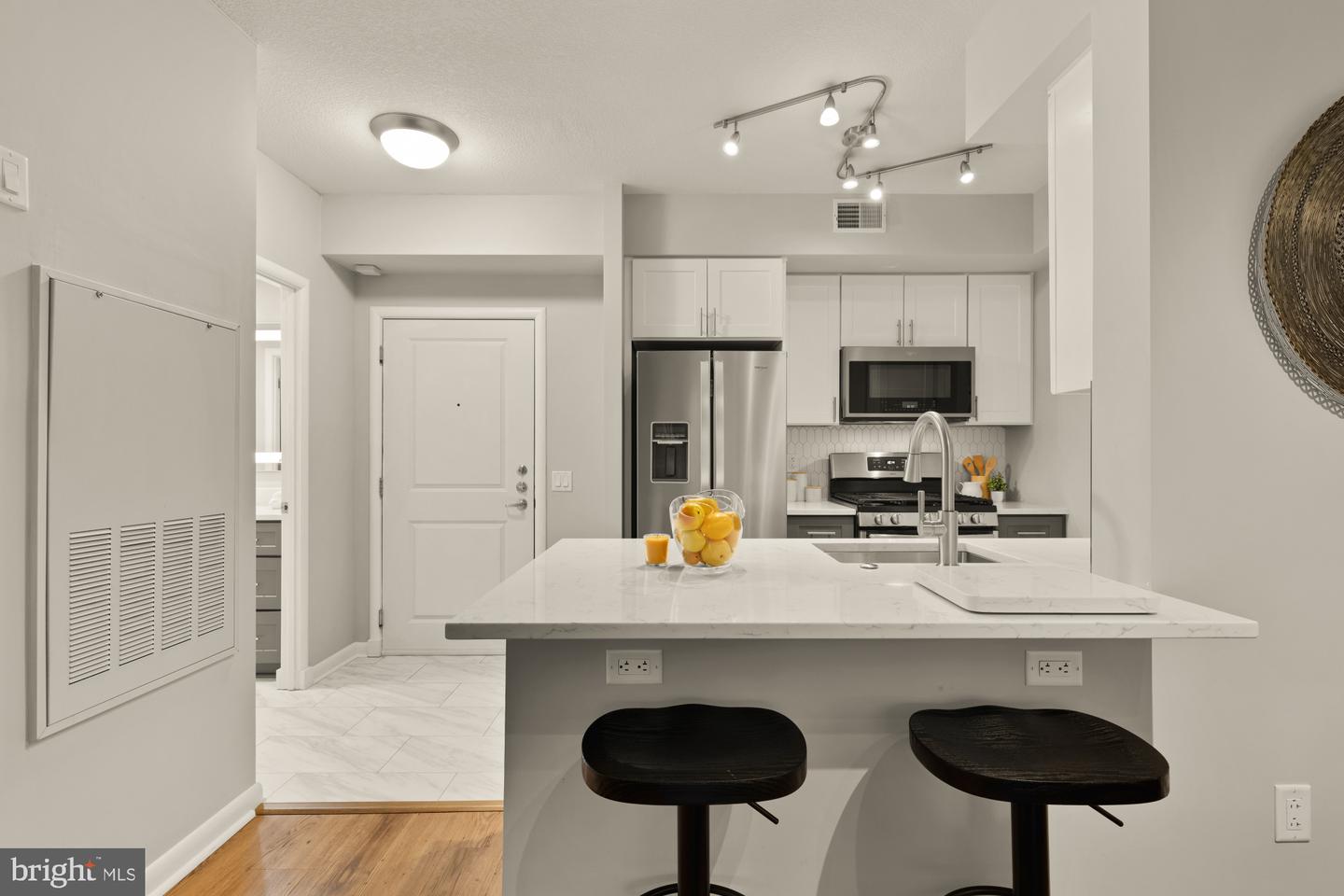 1021 N GARFIELD ST #532, ARLINGTON, Virginia 22201, 2 Bedrooms Bedrooms, ,1 BathroomBathrooms,Residential,For sale,1021 N GARFIELD ST #532,VAAR2069650 MLS # VAAR2069650