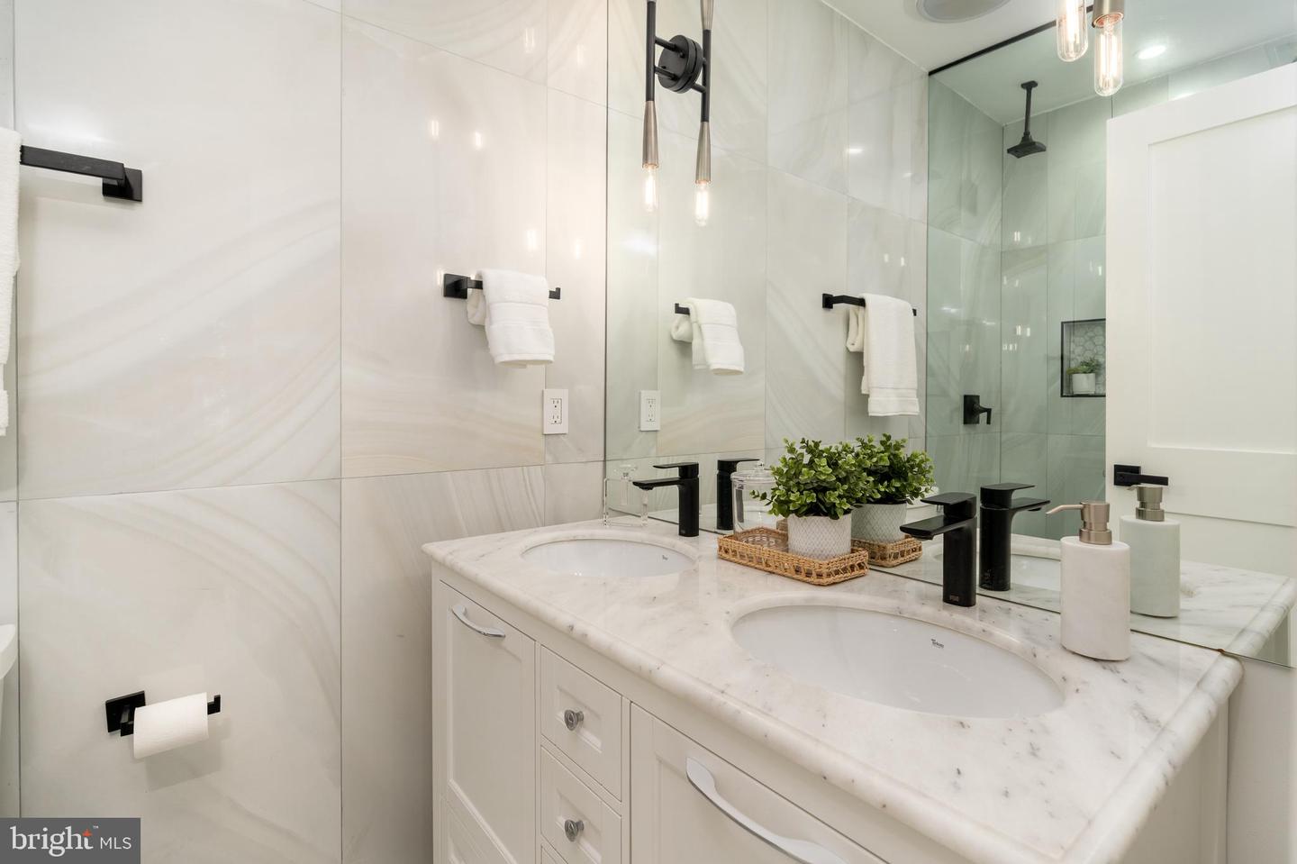 1402 5TH ST NW, WASHINGTON, District Of Columbia 20001, 4 Bedrooms Bedrooms, ,3 BathroomsBathrooms,Residential,For sale,1402 5TH ST NW,DCDC2249026 MLS # DCDC2249026