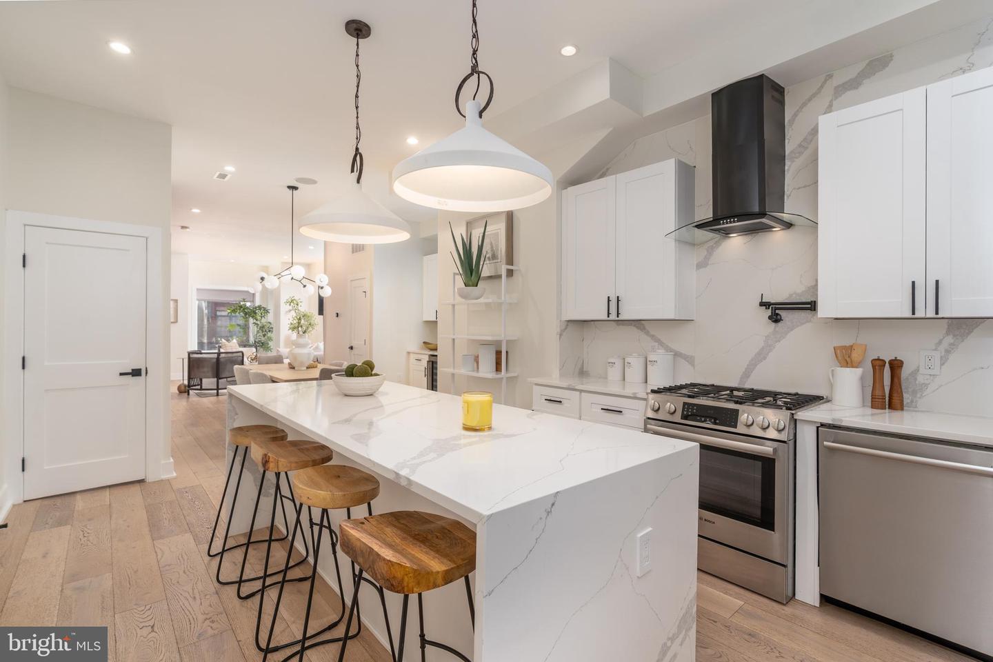 1402 5TH ST NW, WASHINGTON, District Of Columbia 20001, 4 Bedrooms Bedrooms, ,3 BathroomsBathrooms,Residential,For sale,1402 5TH ST NW,DCDC2249026 MLS # DCDC2249026