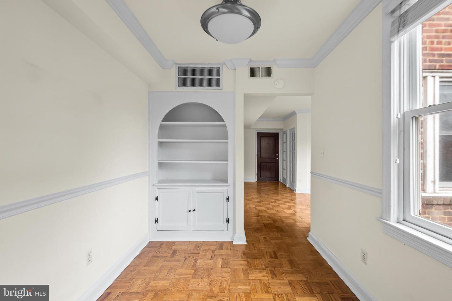 719 S SAINT ASAPH ST #201, ALEXANDRIA, Virginia 22314, 1 Bedroom Bedrooms, 2 Rooms Rooms,1 BathroomBathrooms,Residential,For sale,719 S SAINT ASAPH ST #201,VAAX2054810 MLS # VAAX2054810