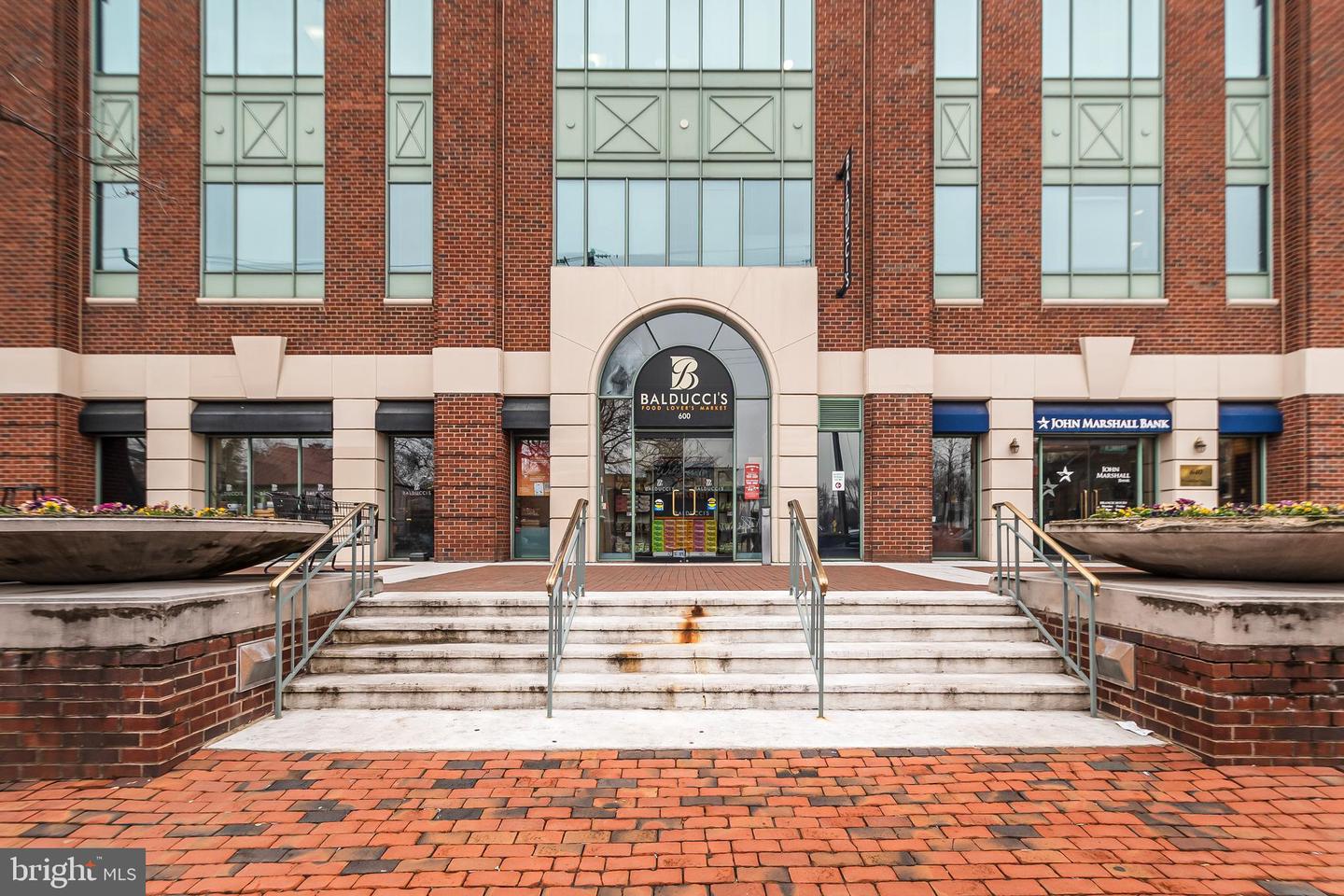 719 S SAINT ASAPH ST #201, ALEXANDRIA, Virginia 22314, 1 Bedroom Bedrooms, 2 Rooms Rooms,1 BathroomBathrooms,Residential,For sale,719 S SAINT ASAPH ST #201,VAAX2054810 MLS # VAAX2054810