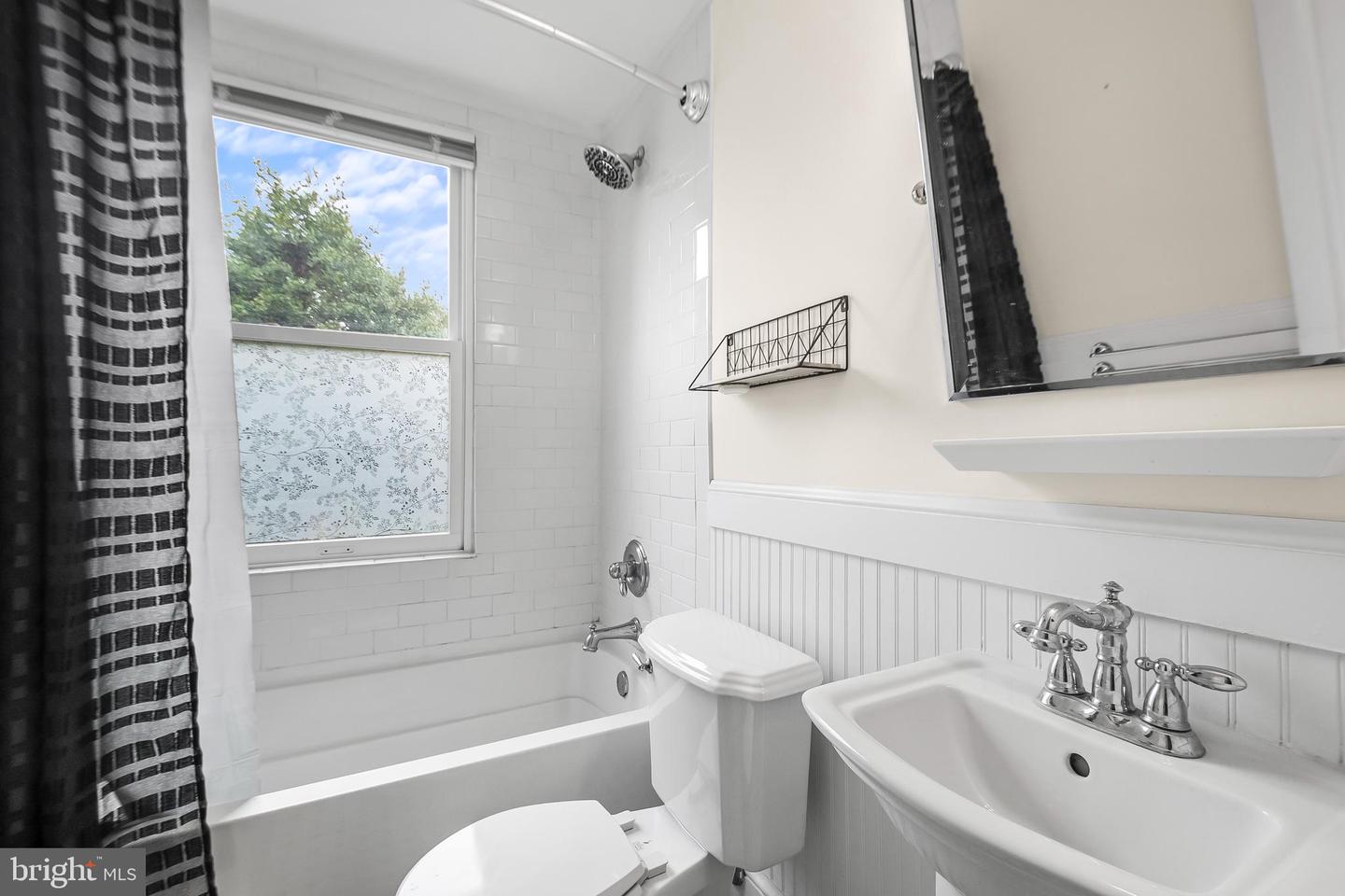 719 S SAINT ASAPH ST #201, ALEXANDRIA, Virginia 22314, 1 Bedroom Bedrooms, 2 Rooms Rooms,1 BathroomBathrooms,Residential,For sale,719 S SAINT ASAPH ST #201,VAAX2054810 MLS # VAAX2054810