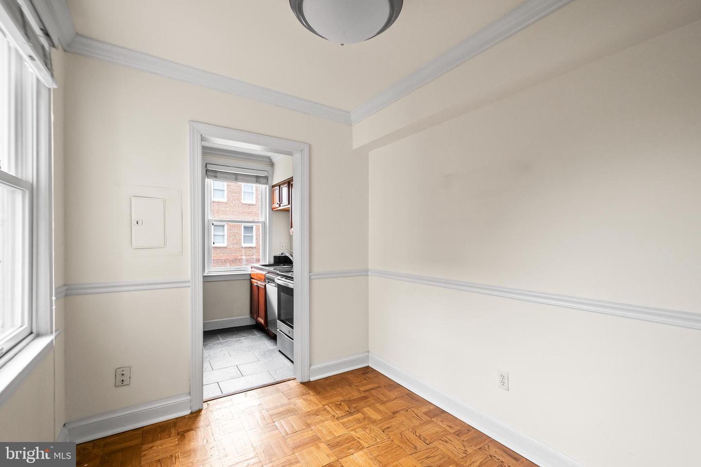 719 S SAINT ASAPH ST #201, ALEXANDRIA, Virginia 22314, 1 Bedroom Bedrooms, 2 Rooms Rooms,1 BathroomBathrooms,Residential,For sale,719 S SAINT ASAPH ST #201,VAAX2054810 MLS # VAAX2054810
