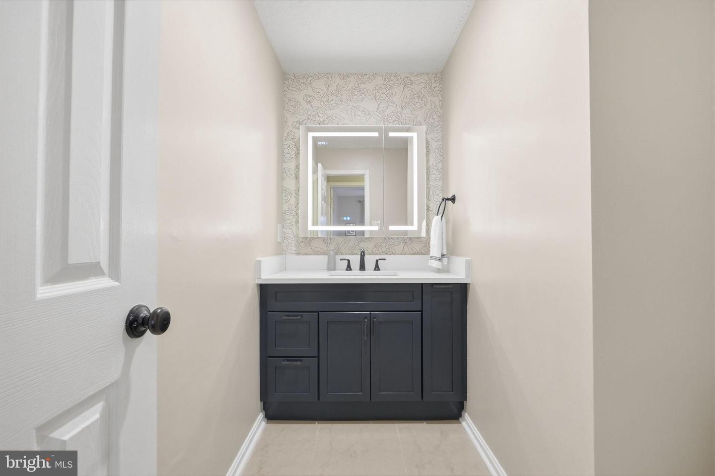 10024 OAKTON TERRACE RD, OAKTON, Virginia 22124, 2 Bedrooms Bedrooms, 8 Rooms Rooms,1 BathroomBathrooms,Residential,For sale,10024 OAKTON TERRACE RD,VAFX2294246 MLS # VAFX2294246