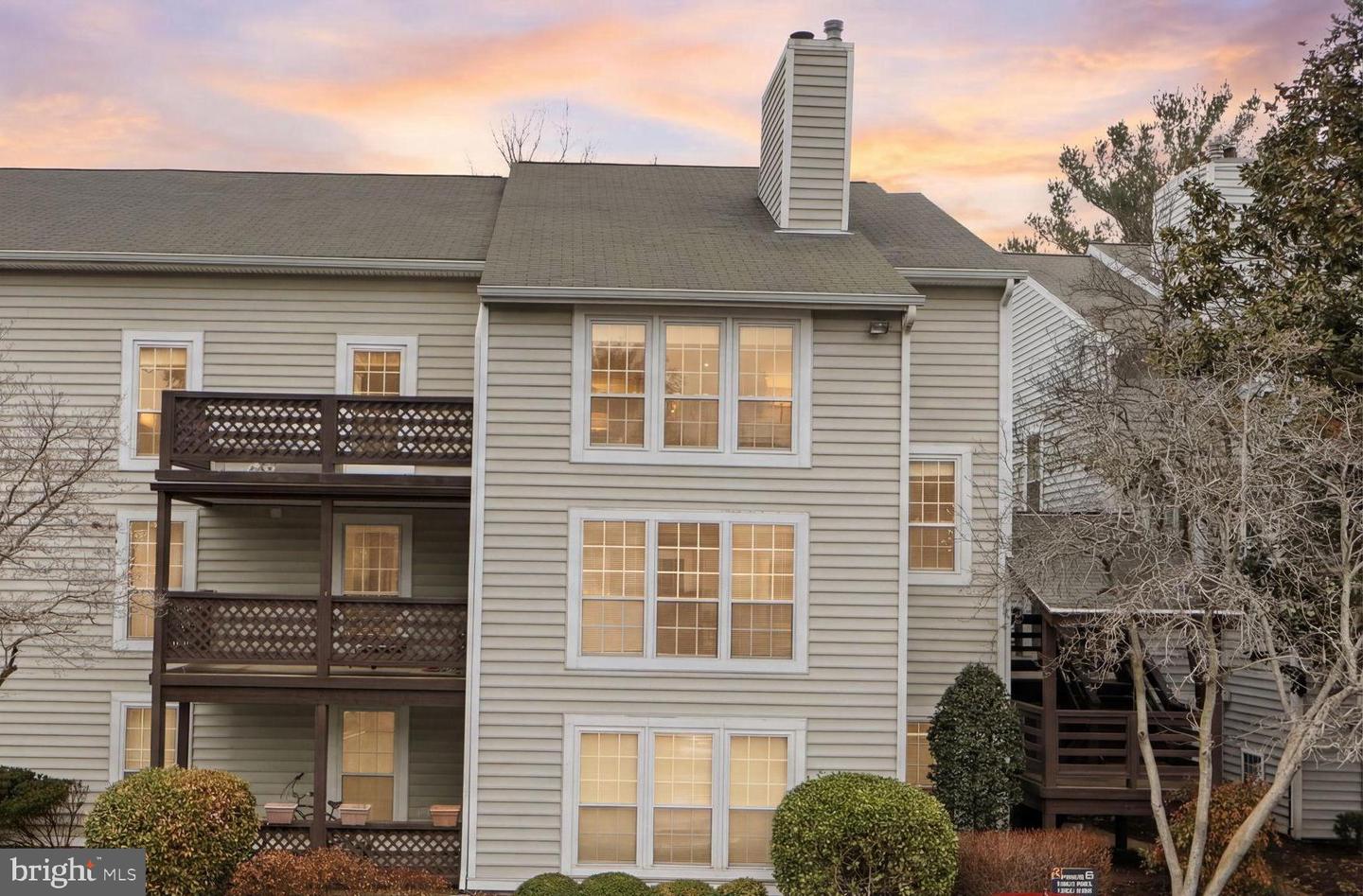 10024 OAKTON TERRACE RD, OAKTON, Virginia 22124, 2 Bedrooms Bedrooms, 8 Rooms Rooms,1 BathroomBathrooms,Residential,For sale,10024 OAKTON TERRACE RD,VAFX2294246 MLS # VAFX2294246