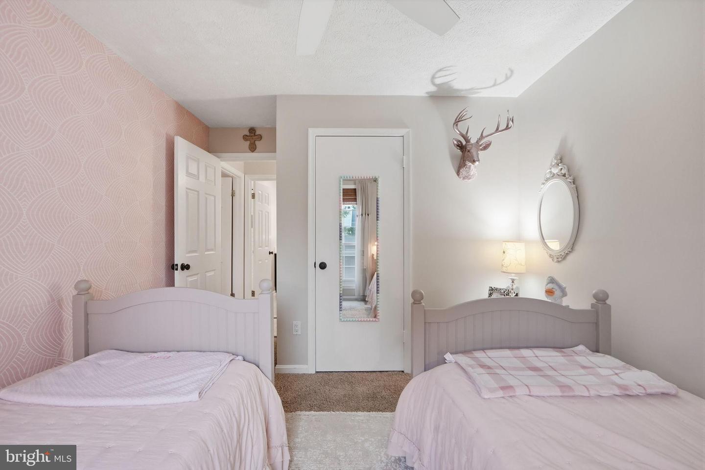 10024 OAKTON TERRACE RD, OAKTON, Virginia 22124, 2 Bedrooms Bedrooms, 8 Rooms Rooms,1 BathroomBathrooms,Residential,For sale,10024 OAKTON TERRACE RD,VAFX2294246 MLS # VAFX2294246