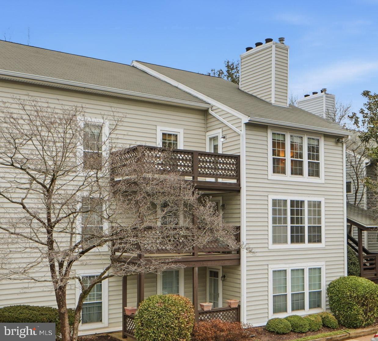 10024 OAKTON TERRACE RD, OAKTON, Virginia 22124, 2 Bedrooms Bedrooms, 8 Rooms Rooms,1 BathroomBathrooms,Residential,For sale,10024 OAKTON TERRACE RD,VAFX2294246 MLS # VAFX2294246