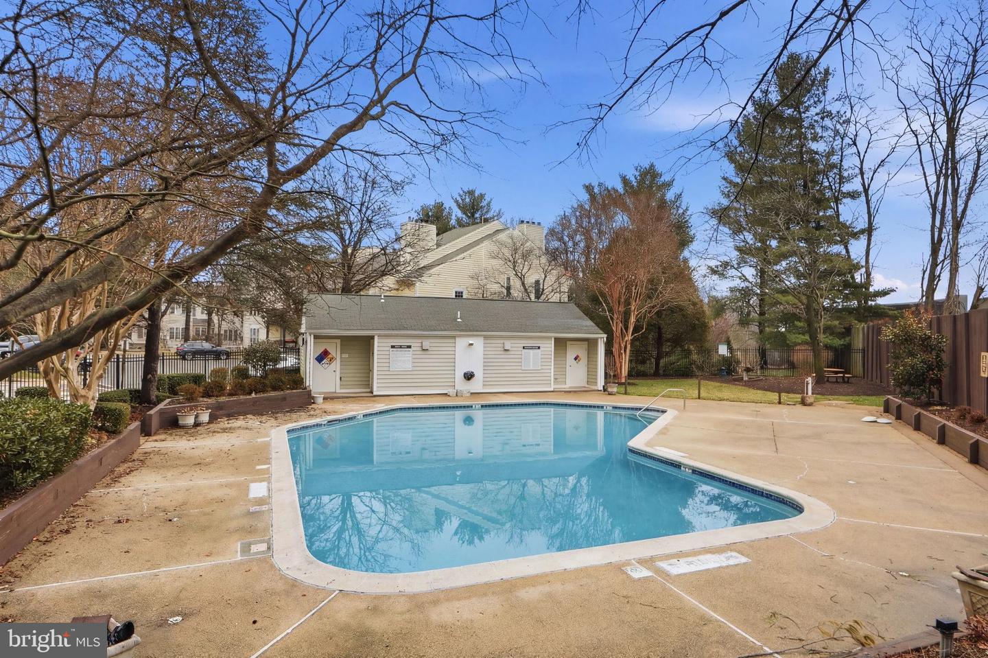 10024 OAKTON TERRACE RD, OAKTON, Virginia 22124, 2 Bedrooms Bedrooms, 8 Rooms Rooms,1 BathroomBathrooms,Residential,For sale,10024 OAKTON TERRACE RD,VAFX2294246 MLS # VAFX2294246