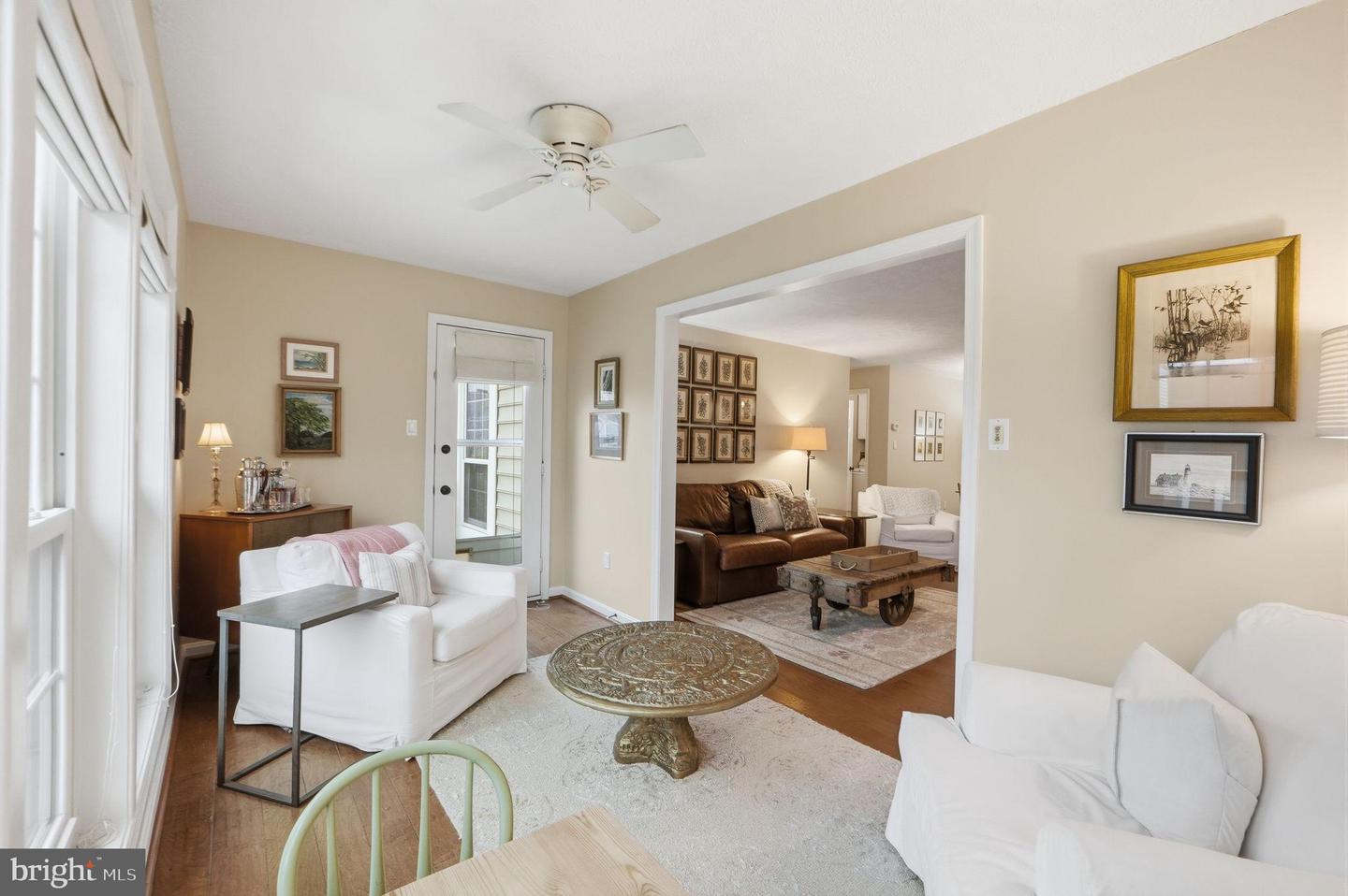 10024 OAKTON TERRACE RD, OAKTON, Virginia 22124, 2 Bedrooms Bedrooms, 8 Rooms Rooms,1 BathroomBathrooms,Residential,For sale,10024 OAKTON TERRACE RD,VAFX2294246 MLS # VAFX2294246