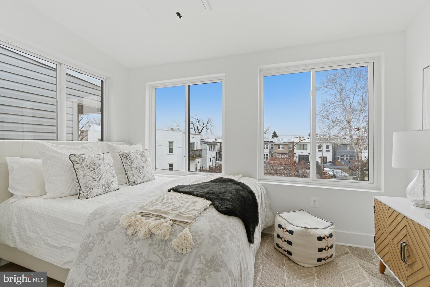 810 MADISON ST NW, WASHINGTON, District Of Columbia 20011, 4 Bedrooms Bedrooms, ,3 BathroomsBathrooms,Residential,For sale,810 MADISON ST NW,DCDC2249090 MLS # DCDC2249090