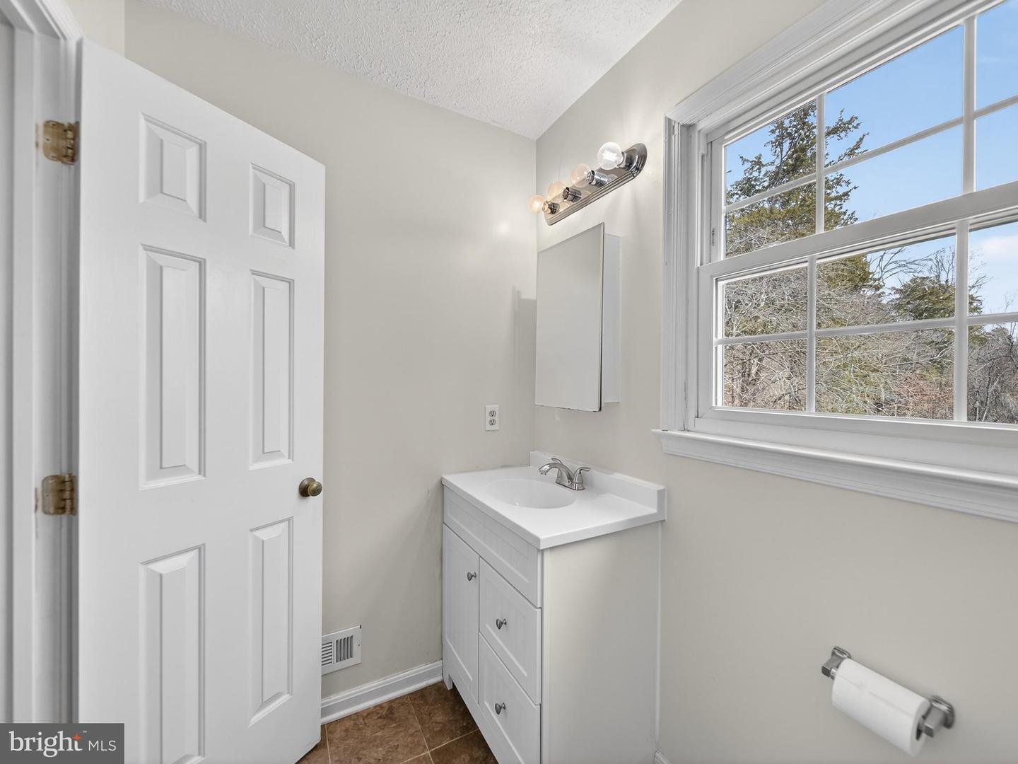 11223 BEALES BRANCH LN, REMINGTON, Virginia 22734, 4 Bedrooms Bedrooms, ,2 BathroomsBathrooms,Residential,For sale,11223 BEALES BRANCH LN,VAFQ2020814 MLS # VAFQ2020814