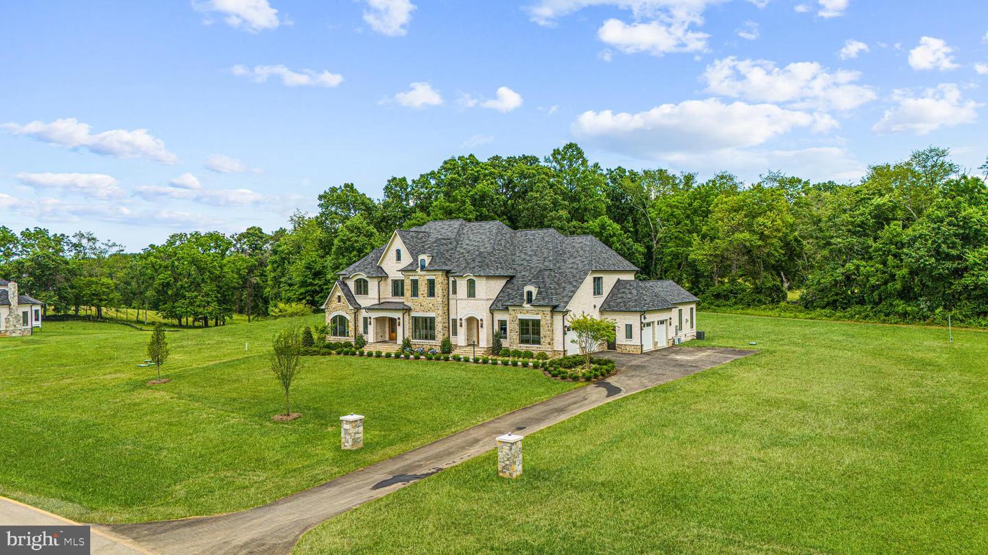 SEABISCUIT PARK PL, MIDDLEBURG, Virginia 20117, 4 Bedrooms Bedrooms, ,4 BathroomsBathrooms,Residential,For sale,SEABISCUIT PARK PL,VALO2091782 MLS # VALO2091782