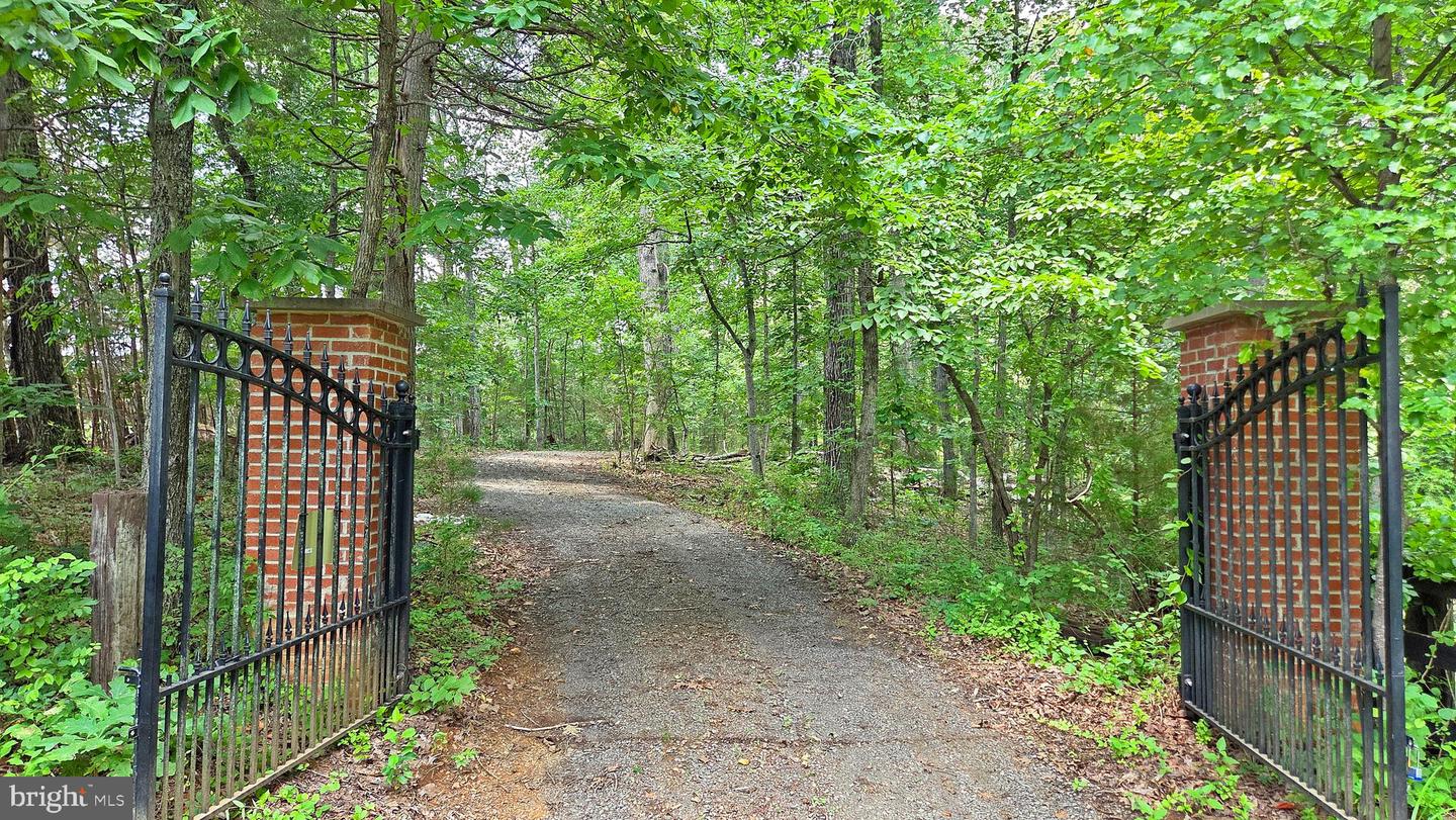 7296 BURKE LN, WARRENTON, Virginia 20186, 5 Bedrooms Bedrooms, ,5 BathroomsBathrooms,Residential,For sale,7296 BURKE LN,VAFQ2017516 MLS # VAFQ2017516