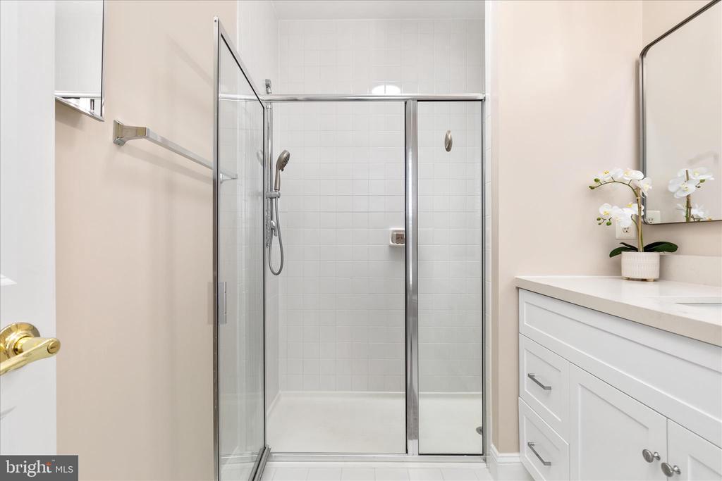 6696 CLUB HOUSE LN, WARRENTON, Virginia, 2 Bedrooms Bedrooms, ,2 BathroomsBathrooms,Residential,SUFFIELD MEADOWS CONDOMINIUM,6696 CLUB HOUSE LN,VAFQ2020356 MLS # VAFQ2020356