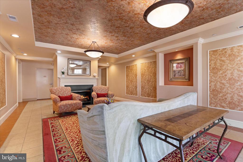 6696 CLUB HOUSE LN, WARRENTON, Virginia, 2 Bedrooms Bedrooms, ,2 BathroomsBathrooms,Residential,SUFFIELD MEADOWS CONDOMINIUM,6696 CLUB HOUSE LN,VAFQ2020356 MLS # VAFQ2020356