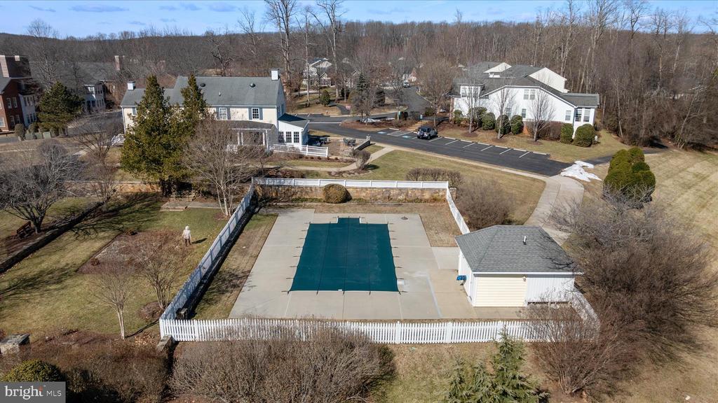 6696 CLUB HOUSE LN, WARRENTON, Virginia, 2 Bedrooms Bedrooms, ,2 BathroomsBathrooms,Residential,SUFFIELD MEADOWS CONDOMINIUM,6696 CLUB HOUSE LN,VAFQ2020356 MLS # VAFQ2020356