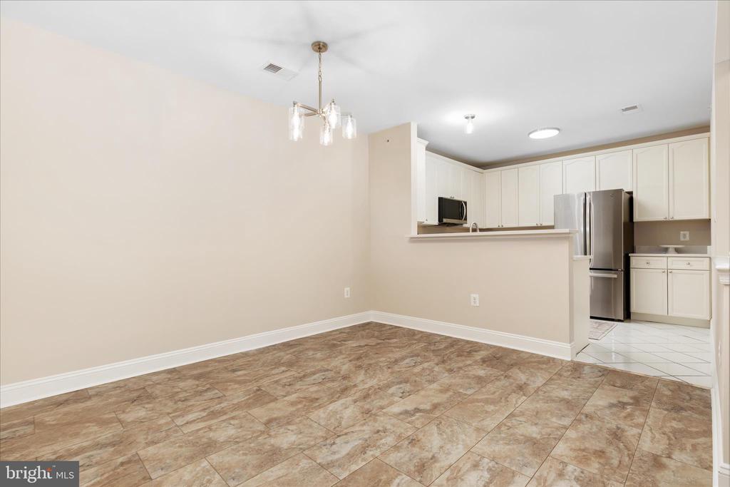 6696 CLUB HOUSE LN, WARRENTON, Virginia, 2 Bedrooms Bedrooms, ,2 BathroomsBathrooms,Residential,SUFFIELD MEADOWS CONDOMINIUM,6696 CLUB HOUSE LN,VAFQ2020356 MLS # VAFQ2020356