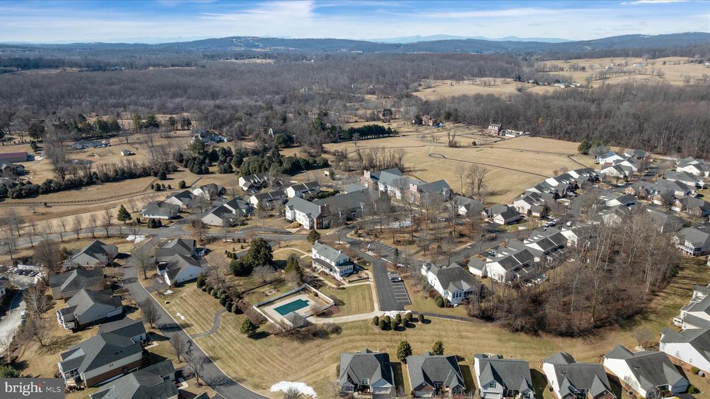 6696 CLUB HOUSE LN, WARRENTON, Virginia, 2 Bedrooms Bedrooms, ,2 BathroomsBathrooms,Residential,SUFFIELD MEADOWS CONDOMINIUM,6696 CLUB HOUSE LN,VAFQ2020356 MLS # VAFQ2020356