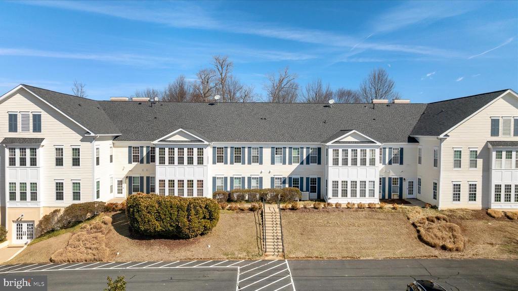 6696 CLUB HOUSE LN, WARRENTON, Virginia, 2 Bedrooms Bedrooms, ,2 BathroomsBathrooms,Residential,SUFFIELD MEADOWS CONDOMINIUM,6696 CLUB HOUSE LN,VAFQ2020356 MLS # VAFQ2020356