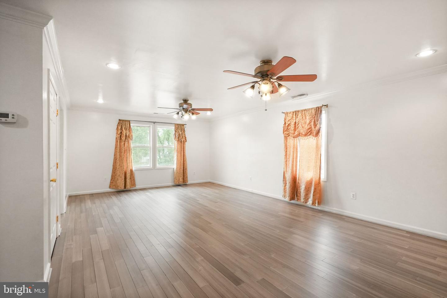 7726 AMHERST DR, MANASSAS, Virginia 20111, 6 Bedrooms Bedrooms, ,3 BathroomsBathrooms,Residential,For sale,7726 AMHERST DR,VAPW2102014 MLS # VAPW2102014