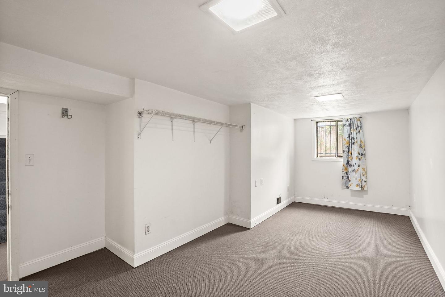 7726 AMHERST DR, MANASSAS, Virginia 20111, 6 Bedrooms Bedrooms, ,3 BathroomsBathrooms,Residential,For sale,7726 AMHERST DR,VAPW2102014 MLS # VAPW2102014