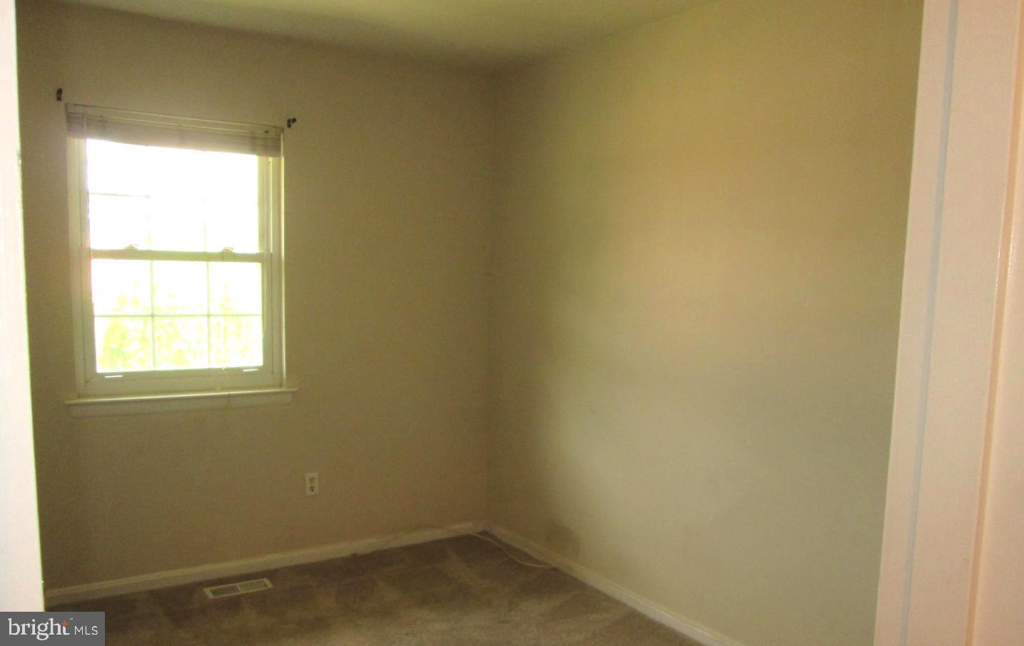 8742 WALUTES CIR, ALEXANDRIA, Virginia 22309, 2 Bedrooms Bedrooms, ,1 BathroomBathrooms,Residential,For sale,8742 WALUTES CIR,VAFX2272426 MLS # VAFX2272426